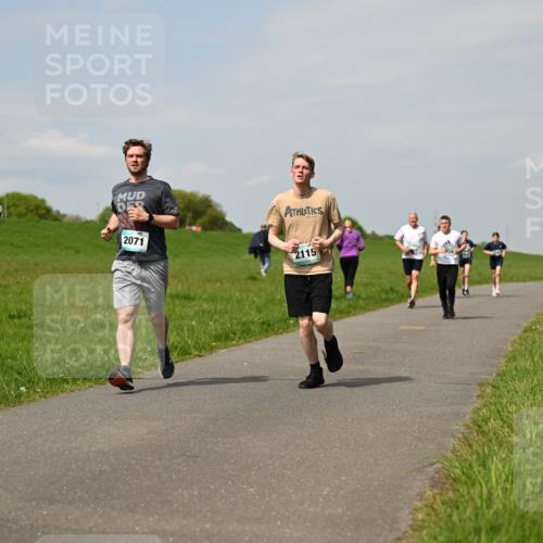 10.05.2026 - 8. Wedeler Halbmarathon Dr. Thomas Lammeyer http://msf.ph/oto/9694104 10.05.2026 11:18:55 Laufen 2071, 2115 meine-sportfotos.de
