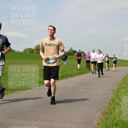 10.05.2026 - 8. Wedeler Halbmarathon Dr. Thomas Lammeyer http://msf.ph/oto/9694124 10.05.2026 11:18:56 Laufen 2071, 2115 meine-sportfotos.de
