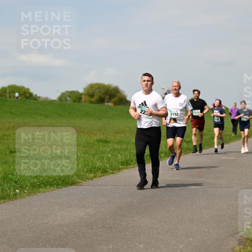 10.05.2026 - 8. Wedeler Halbmarathon Dr. Thomas Lammeyer http://msf.ph/oto/9694153 10.05.2026 11:19:00 Laufen 2229, 2192 meine-sportfotos.de