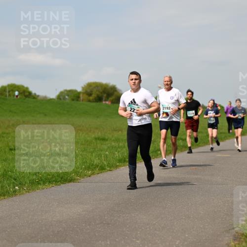 10.05.2026 - 8. Wedeler Halbmarathon Dr. Thomas Lammeyer http://msf.ph/oto/9694155 10.05.2026 11:19:00 Laufen 2192, 2229 meine-sportfotos.de