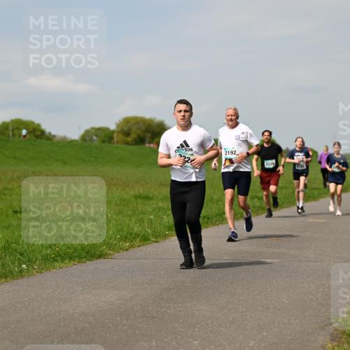 10.05.2026 - 8. Wedeler Halbmarathon Dr. Thomas Lammeyer http://msf.ph/oto/9694158 10.05.2026 11:19:00 Laufen 2192 meine-sportfotos.de