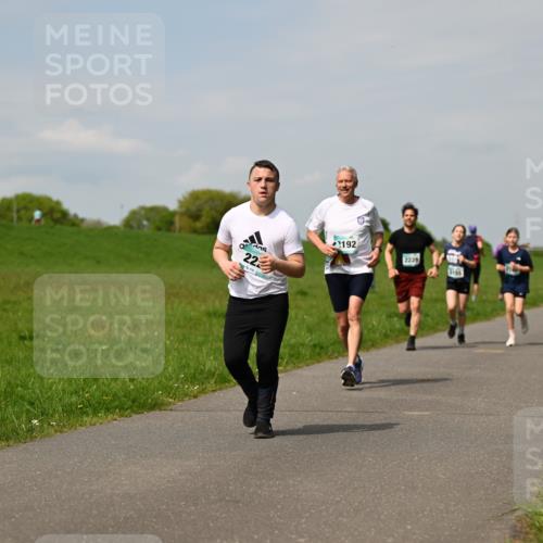 10.05.2026 - 8. Wedeler Halbmarathon Dr. Thomas Lammeyer http://msf.ph/oto/9694163 10.05.2026 11:19:00 Laufen 176, 192, 2229 meine-sportfotos.de