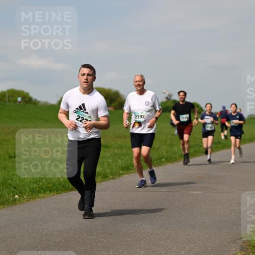10.05.2026 - 8. Wedeler Halbmarathon Dr. Thomas Lammeyer http://msf.ph/oto/9694167 10.05.2026 11:19:01 Laufen 222, 176, 2192 meine-sportfotos.de