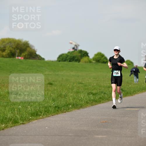 10.05.2026 - 8. Wedeler Halbmarathon Dr. Thomas Lammeyer http://msf.ph/oto/9694261 10.05.2026 11:19:15 Laufen 735, 169 meine-sportfotos.de