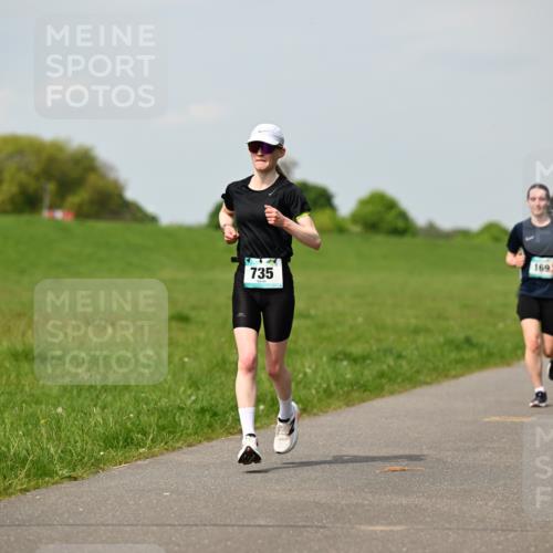 10.05.2026 - 8. Wedeler Halbmarathon Dr. Thomas Lammeyer http://msf.ph/oto/9694294 10.05.2026 11:19:17 Laufen 735, 169 meine-sportfotos.de