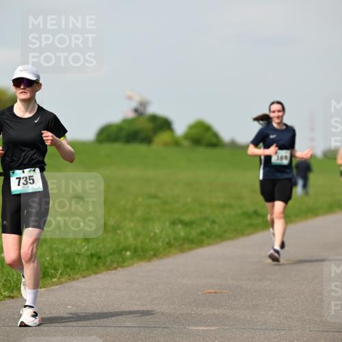 10.05.2026 - 8. Wedeler Halbmarathon Dr. Thomas Lammeyer http://msf.ph/oto/9694296 10.05.2026 11:19:18 Laufen 735, 169 meine-sportfotos.de