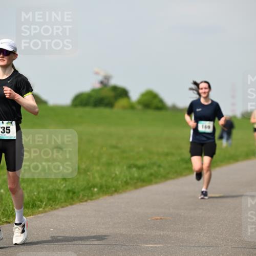 10.05.2026 - 8. Wedeler Halbmarathon Dr. Thomas Lammeyer http://msf.ph/oto/9694301 10.05.2026 11:19:18 Laufen 735 meine-sportfotos.de