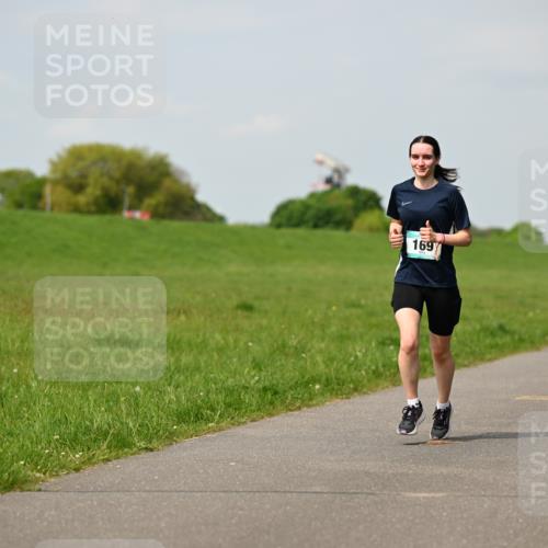10.05.2026 - 8. Wedeler Halbmarathon Dr. Thomas Lammeyer http://msf.ph/oto/9694328 10.05.2026 11:19:20 Laufen 169 meine-sportfotos.de
