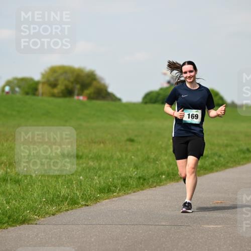 10.05.2026 - 8. Wedeler Halbmarathon Dr. Thomas Lammeyer http://msf.ph/oto/9694334 10.05.2026 11:19:20 Laufen 169 meine-sportfotos.de