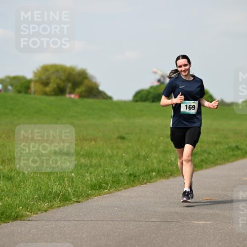 10.05.2026 - 8. Wedeler Halbmarathon Dr. Thomas Lammeyer http://msf.ph/oto/9694337 10.05.2026 11:19:20 Laufen 169 meine-sportfotos.de