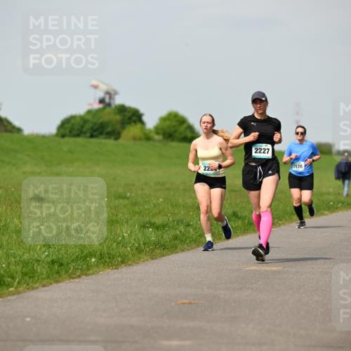 10.05.2026 - 8. Wedeler Halbmarathon Dr. Thomas Lammeyer http://msf.ph/oto/9694386 10.05.2026 11:19:24 Laufen 2227, 2178 meine-sportfotos.de