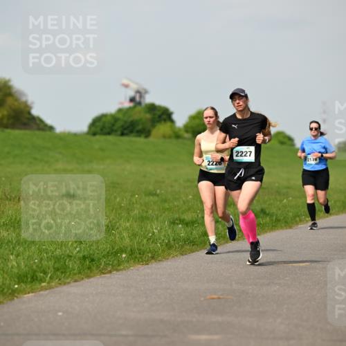 10.05.2026 - 8. Wedeler Halbmarathon Dr. Thomas Lammeyer http://msf.ph/oto/9694399 10.05.2026 11:19:25 Laufen 2227, 2178 meine-sportfotos.de
