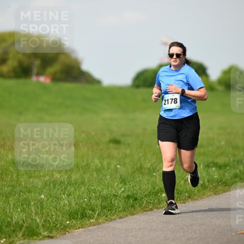 10.05.2026 - 8. Wedeler Halbmarathon Dr. Thomas Lammeyer http://msf.ph/oto/9694478 10.05.2026 11:19:30 Laufen 2178 meine-sportfotos.de