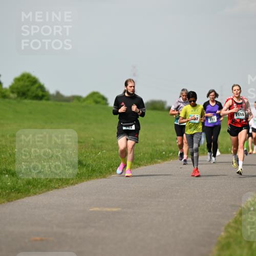 10.05.2026 - 8. Wedeler Halbmarathon Dr. Thomas Lammeyer http://msf.ph/oto/9694491 10.05.2026 11:19:33 Laufen 711, 2119 meine-sportfotos.de