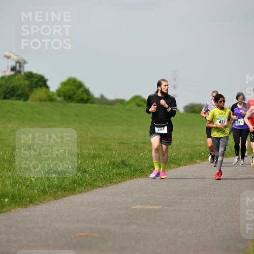 10.05.2026 - 8. Wedeler Halbmarathon Dr. Thomas Lammeyer http://msf.ph/oto/9694506 10.05.2026 11:19:34 Laufen 437, 711, 2119, 294 meine-sportfotos.de