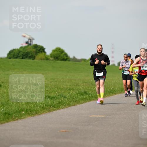 10.05.2026 - 8. Wedeler Halbmarathon Dr. Thomas Lammeyer http://msf.ph/oto/9694523 10.05.2026 11:19:35 Laufen 294, 2222, 2119 meine-sportfotos.de