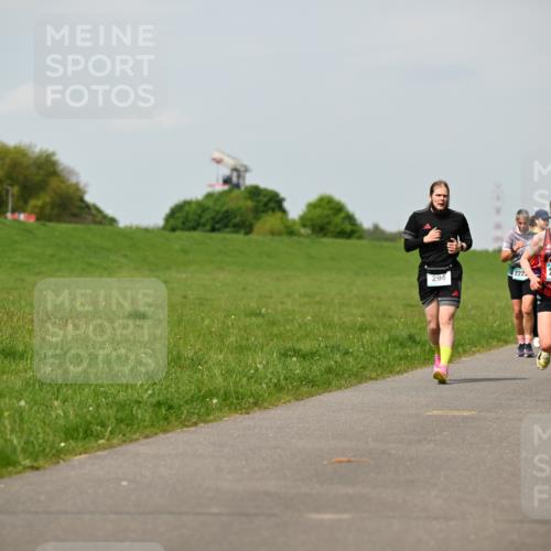 10.05.2026 - 8. Wedeler Halbmarathon Dr. Thomas Lammeyer http://msf.ph/oto/9694536 10.05.2026 11:19:36 Laufen 2119 meine-sportfotos.de