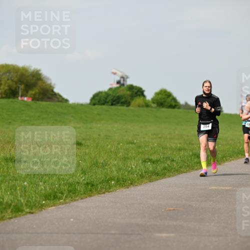 10.05.2026 - 8. Wedeler Halbmarathon Dr. Thomas Lammeyer http://msf.ph/oto/9694544 10.05.2026 11:19:36 Laufen 294, 2119, 437 meine-sportfotos.de