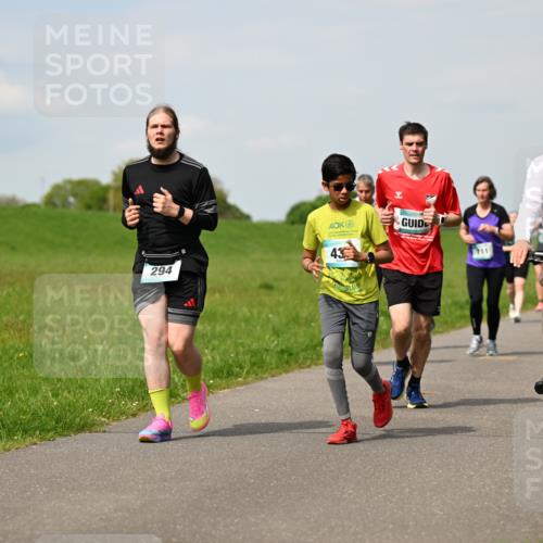 10.05.2026 - 8. Wedeler Halbmarathon Dr. Thomas Lammeyer http://msf.ph/oto/9694620 10.05.2026 11:19:42 Laufen 294, 711 meine-sportfotos.de
