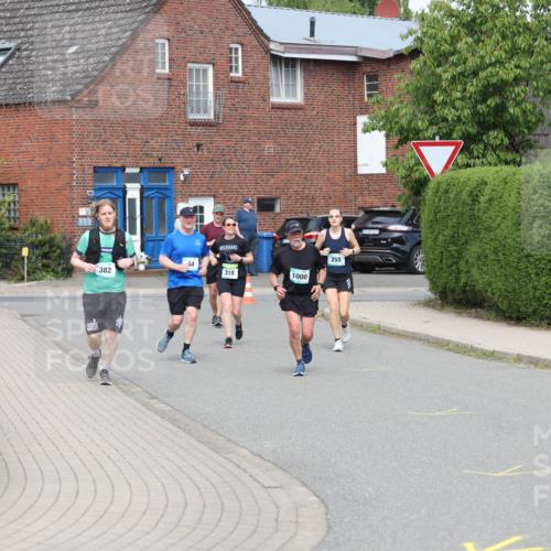 10.05.2026 - 8. Wedeler Halbmarathon Andreas Tolksdorf http://msf.ph/oto/9694656 10.05.2026 10:23:40 Laufen 382, 64, 255, 318, 1000 meine-sportfotos.de