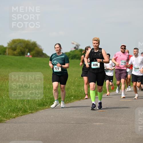 10.05.2026 - 8. Wedeler Halbmarathon Dr. Thomas Lammeyer http://msf.ph/oto/9694688 10.05.2026 11:19:48 Laufen 2135, 806, 777, 2090 meine-sportfotos.de