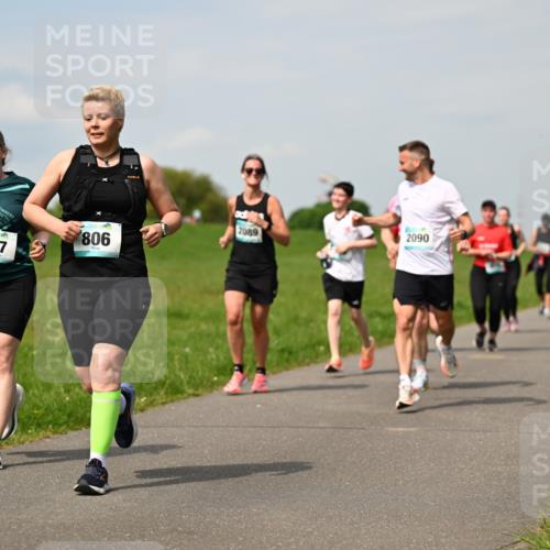 10.05.2026 - 8. Wedeler Halbmarathon Dr. Thomas Lammeyer http://msf.ph/oto/9694724 10.05.2026 11:19:51 Laufen 177, 2089, 2090, 806 meine-sportfotos.de