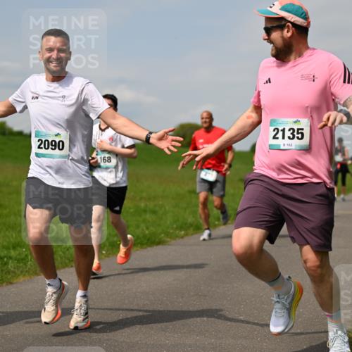 10.05.2026 - 8. Wedeler Halbmarathon Dr. Thomas Lammeyer http://msf.ph/oto/9694768 10.05.2026 11:19:54 Laufen 2090, 168, 2135, 162 meine-sportfotos.de