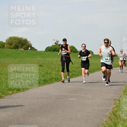 10.05.2026 - 8. Wedeler Halbmarathon Dr. Thomas Lammeyer http://msf.ph/oto/9694812 10.05.2026 11:19:58 Laufen 1018, 2154, 438, 2106 meine-sportfotos.de