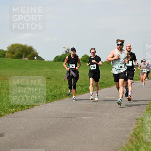 10.05.2026 - 8. Wedeler Halbmarathon Dr. Thomas Lammeyer http://msf.ph/oto/9694820 10.05.2026 11:19:58 Laufen 2154, 2210, 438 meine-sportfotos.de
