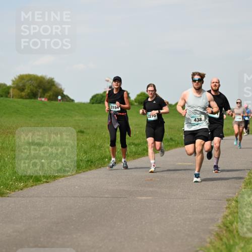 10.05.2026 - 8. Wedeler Halbmarathon Dr. Thomas Lammeyer http://msf.ph/oto/9694822 10.05.2026 11:19:58 Laufen 2154, 438, 2106 meine-sportfotos.de