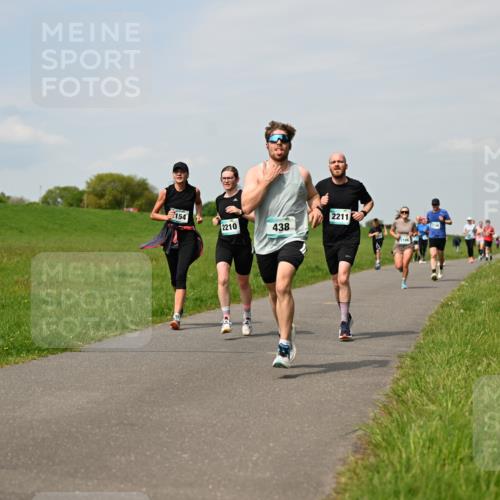 10.05.2026 - 8. Wedeler Halbmarathon Dr. Thomas Lammeyer http://msf.ph/oto/9694842 10.05.2026 11:19:59 Laufen 154, 2211, 2210, 438 meine-sportfotos.de