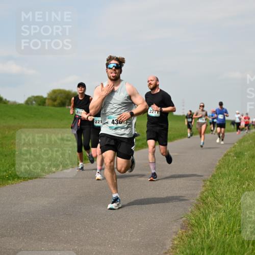 10.05.2026 - 8. Wedeler Halbmarathon Dr. Thomas Lammeyer http://msf.ph/oto/9694849 10.05.2026 11:20:00 Laufen 215, 221, 438 meine-sportfotos.de