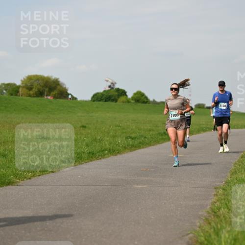 10.05.2026 - 8. Wedeler Halbmarathon Dr. Thomas Lammeyer http://msf.ph/oto/9694879 10.05.2026 11:20:02 Laufen 2154, 2106, 2244, 2138 meine-sportfotos.de