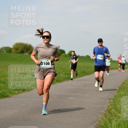 10.05.2026 - 8. Wedeler Halbmarathon Dr. Thomas Lammeyer http://msf.ph/oto/9694914 10.05.2026 11:20:05 Laufen 2106 meine-sportfotos.de