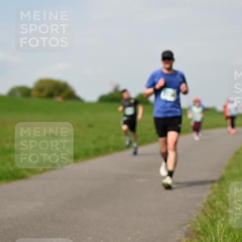 10.05.2026 - 8. Wedeler Halbmarathon Dr. Thomas Lammeyer http://msf.ph/oto/9694933 10.05.2026 11:20:06 Laufen  meine-sportfotos.de