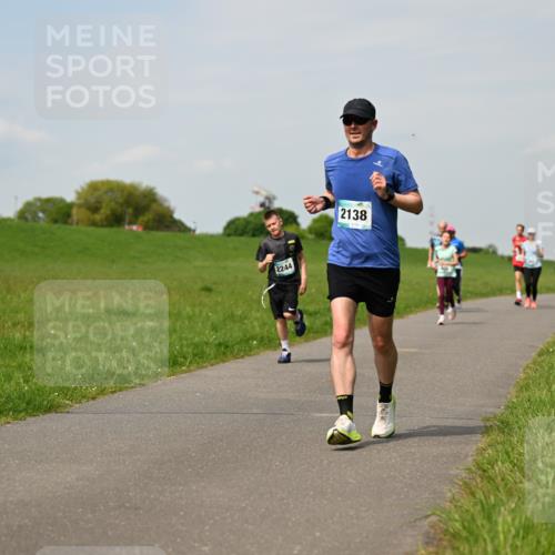 10.05.2026 - 8. Wedeler Halbmarathon Dr. Thomas Lammeyer http://msf.ph/oto/9694938 10.05.2026 11:20:06 Laufen 2244, 2138 meine-sportfotos.de