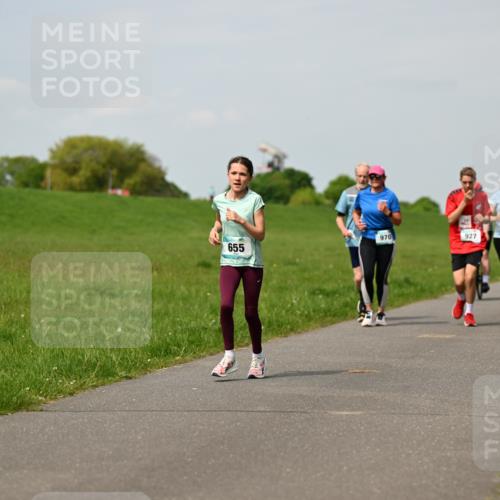10.05.2026 - 8. Wedeler Halbmarathon Dr. Thomas Lammeyer http://msf.ph/oto/9694990 10.05.2026 11:20:12 Laufen 970, 655, 927, 933 meine-sportfotos.de