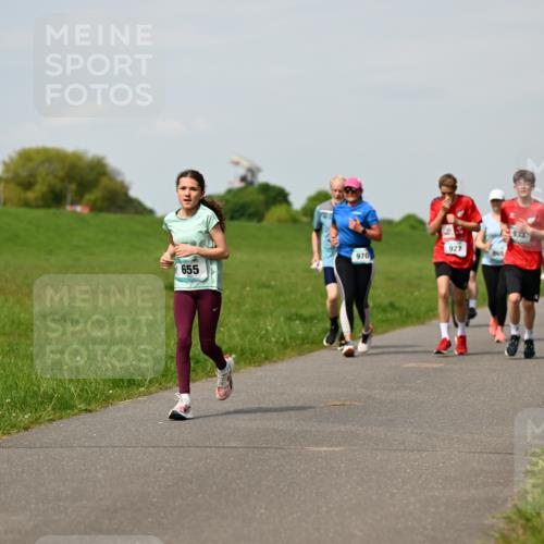 10.05.2026 - 8. Wedeler Halbmarathon Dr. Thomas Lammeyer http://msf.ph/oto/9694993 10.05.2026 11:20:12 Laufen 655, 970, 927, 933 meine-sportfotos.de
