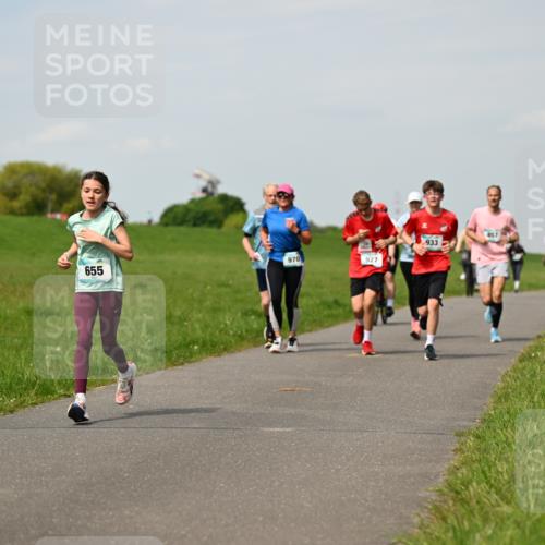 10.05.2026 - 8. Wedeler Halbmarathon Dr. Thomas Lammeyer http://msf.ph/oto/9694998 10.05.2026 11:20:13 Laufen 655, 970, 927, 933 meine-sportfotos.de