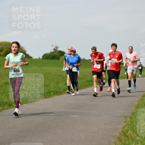 10.05.2026 - 8. Wedeler Halbmarathon Dr. Thomas Lammeyer http://msf.ph/oto/9695003 10.05.2026 11:20:13 Laufen 655, 970, 927 meine-sportfotos.de