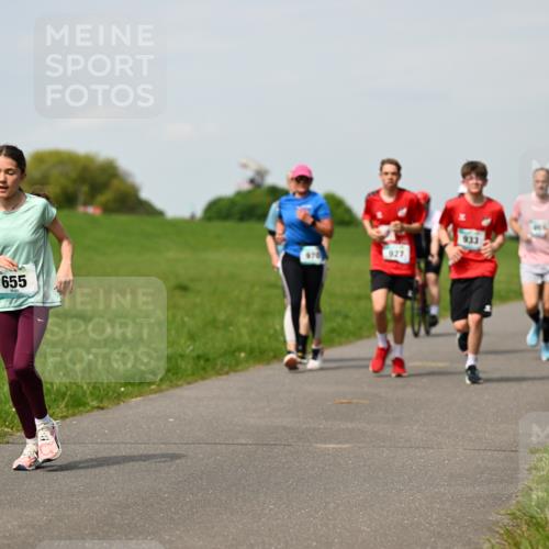 10.05.2026 - 8. Wedeler Halbmarathon Dr. Thomas Lammeyer http://msf.ph/oto/9695012 10.05.2026 11:20:14 Laufen 655, 970, 933 meine-sportfotos.de