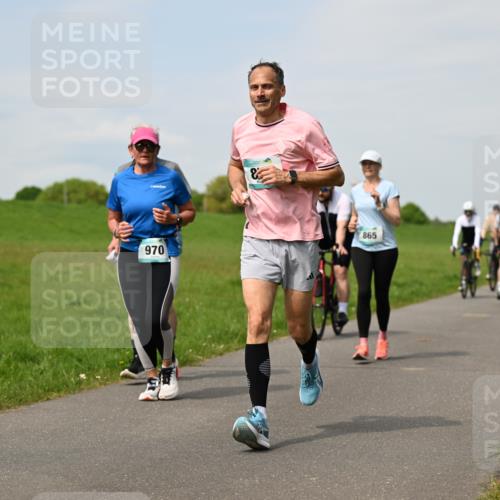 10.05.2026 - 8. Wedeler Halbmarathon Dr. Thomas Lammeyer http://msf.ph/oto/9695073 10.05.2026 11:20:18 Laufen 970, 865 meine-sportfotos.de