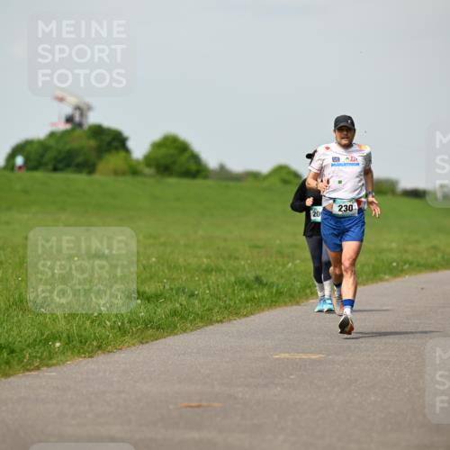 10.05.2026 - 8. Wedeler Halbmarathon Dr. Thomas Lammeyer http://msf.ph/oto/9695088 10.05.2026 11:20:25 Laufen 230 meine-sportfotos.de