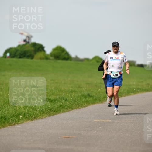 10.05.2026 - 8. Wedeler Halbmarathon Dr. Thomas Lammeyer http://msf.ph/oto/9695091 10.05.2026 11:20:25 Laufen 230 meine-sportfotos.de