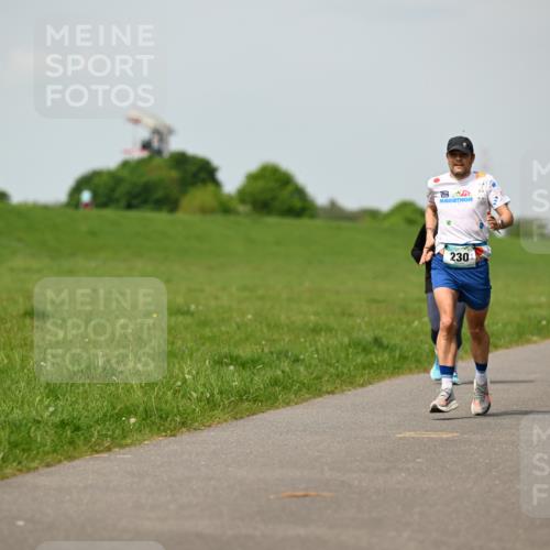 10.05.2026 - 8. Wedeler Halbmarathon Dr. Thomas Lammeyer http://msf.ph/oto/9695093 10.05.2026 11:20:25 Laufen 230 meine-sportfotos.de