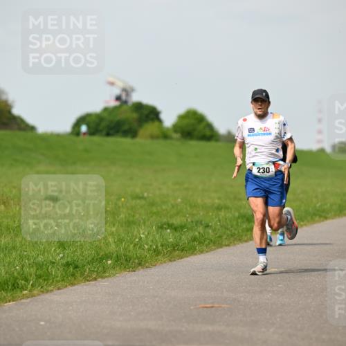 10.05.2026 - 8. Wedeler Halbmarathon Dr. Thomas Lammeyer http://msf.ph/oto/9695105 10.05.2026 11:20:26 Laufen 230 meine-sportfotos.de