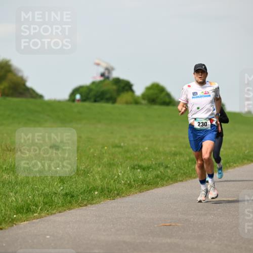 10.05.2026 - 8. Wedeler Halbmarathon Dr. Thomas Lammeyer http://msf.ph/oto/9695107 10.05.2026 11:20:26 Laufen 230 meine-sportfotos.de
