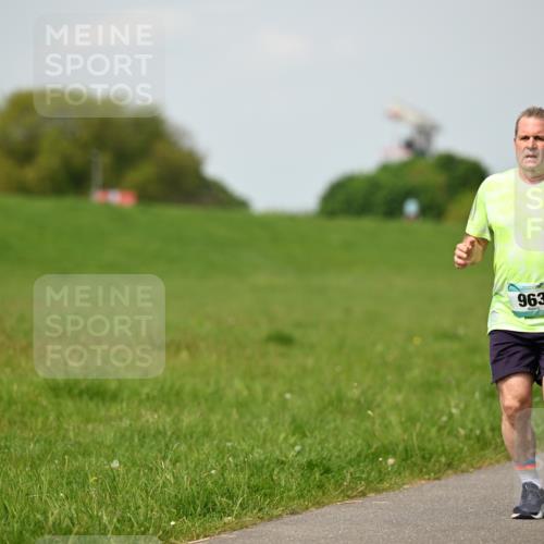 10.05.2026 - 8. Wedeler Halbmarathon Dr. Thomas Lammeyer http://msf.ph/oto/9695144 10.05.2026 11:20:41 Laufen 963 meine-sportfotos.de