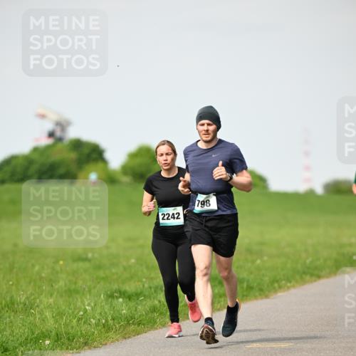 10.05.2026 - 8. Wedeler Halbmarathon Dr. Thomas Lammeyer http://msf.ph/oto/9695162 10.05.2026 11:20:57 Laufen 2242, 798 meine-sportfotos.de