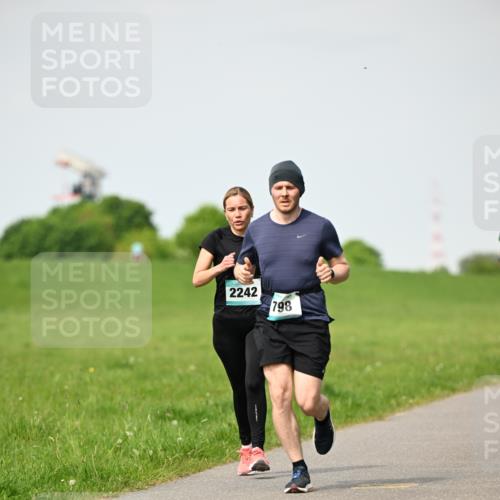 10.05.2026 - 8. Wedeler Halbmarathon Dr. Thomas Lammeyer http://msf.ph/oto/9695165 10.05.2026 11:20:57 Laufen 2242, 798 meine-sportfotos.de